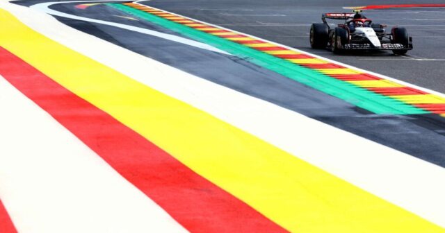 Y.Tsunoda xal qazandığı üçün sevinclidir Y.Tsunoda xal qazandığı üçün sevinclidir