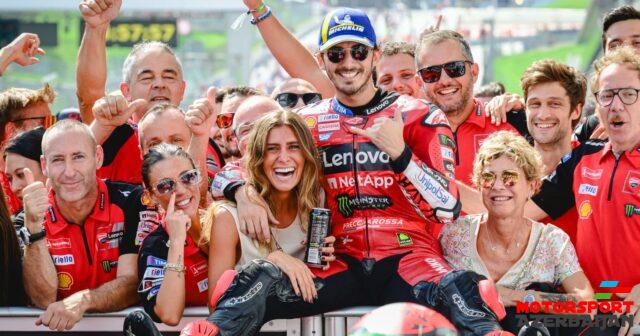 Titanların dueli: Banyaya həyəcanlı yarışda Martini məğlub edib Titanların dueli: Banyaya həyəcanlı yarışda Martini məğlub edib