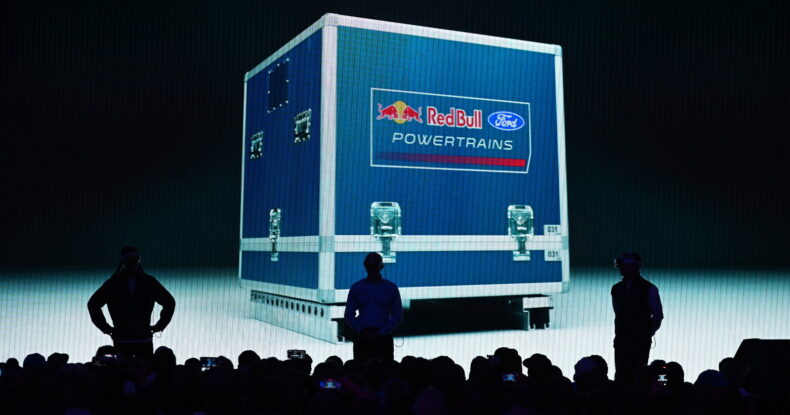 Kalum Nikolas: Red Bull Ford mühərrikləri gözləntiləri aşdı
