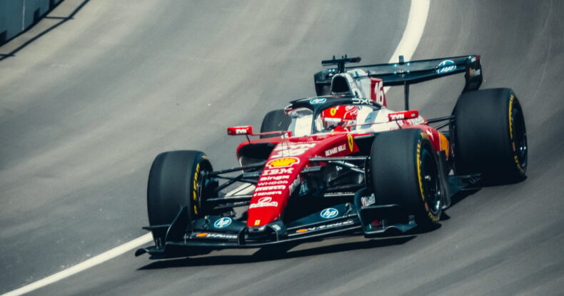 Ferrari Madrid trası üzrə dövrəni təqdim etdi