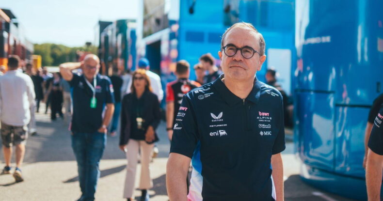 Renault Formula 1-də qalacağını təsdiqləyib
