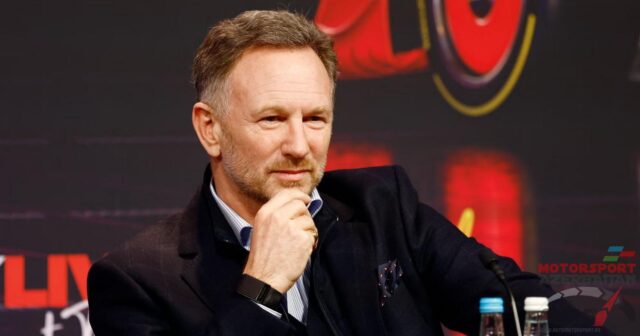 Tənqidçilər Kristian Hornerin kitabını cəsarətinə görə tərifləyirlər