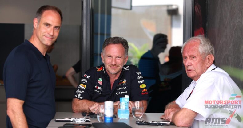 Red Bull-da Horneri son qələbələrdən sonra təbrik ediblər